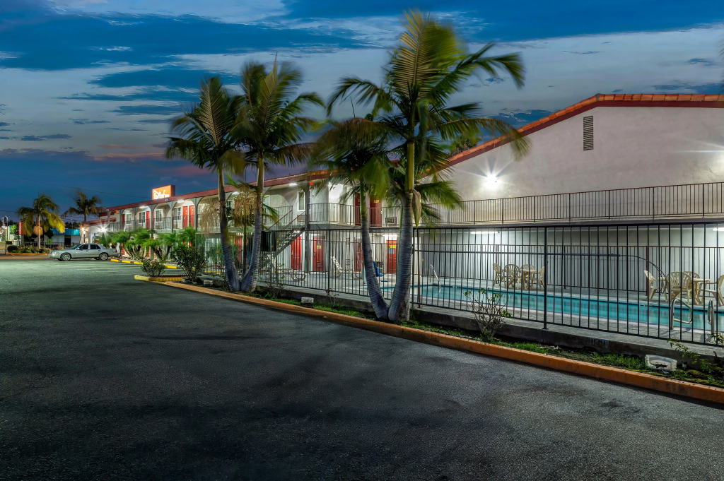 Red Roof Inn Los Angeles - Bellflower
