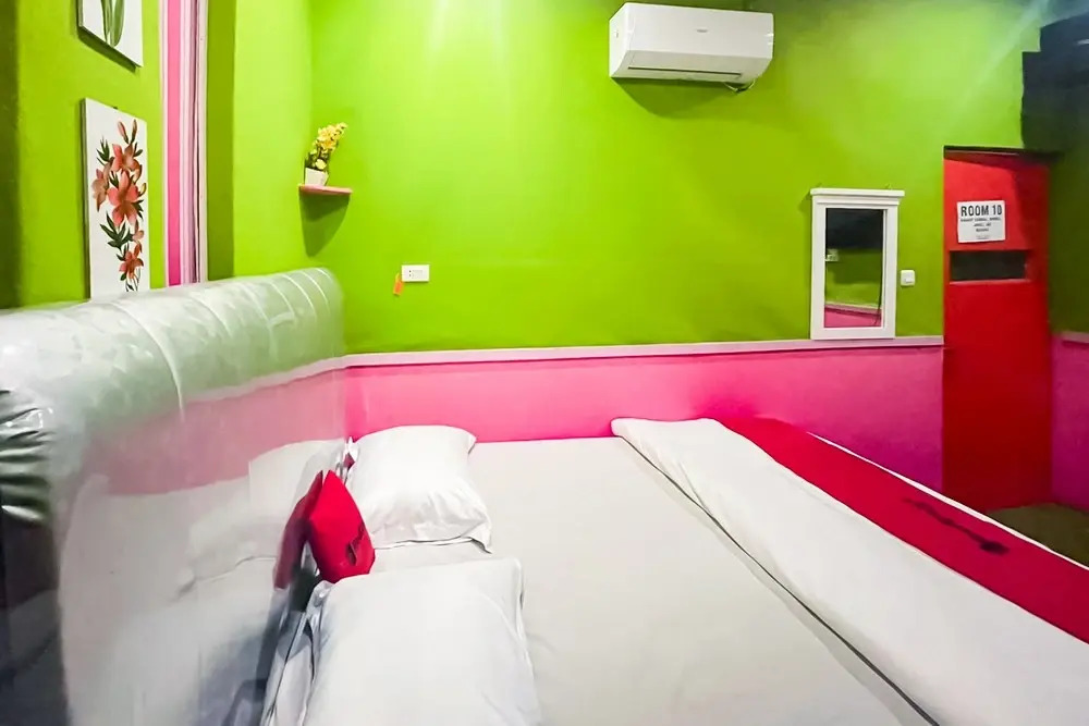 RedDoorz Syariah at Jalan RJ Junjungan Lubis Pandan