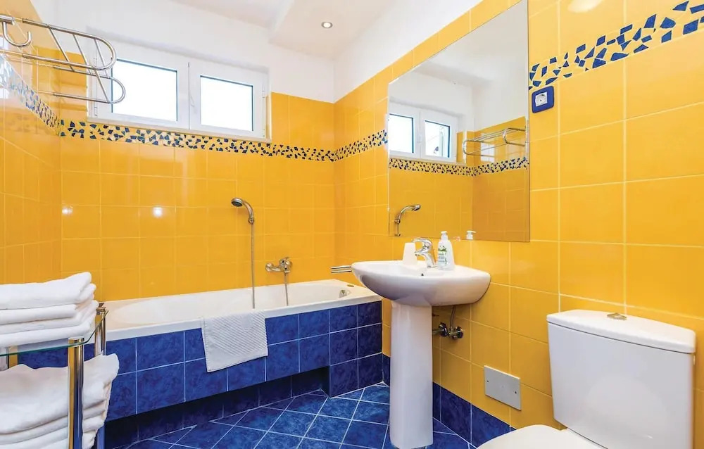 Beautiful Home in Barbat With Wifi and 2 Bedrooms