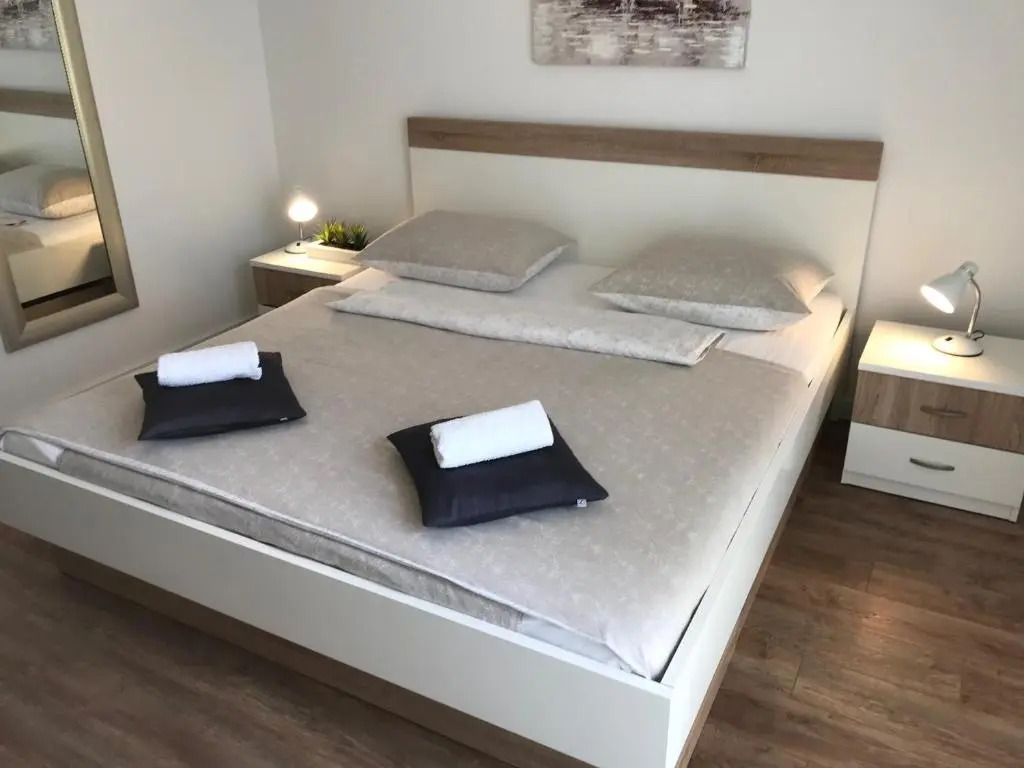 Apartment & Rooms Riva