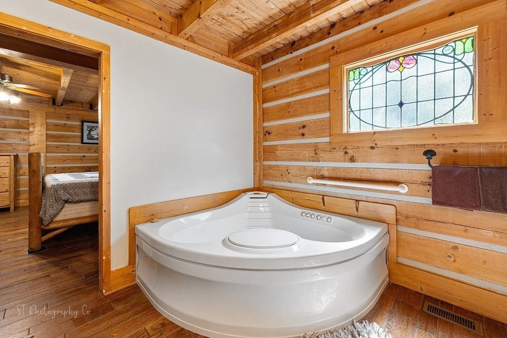 Family Adventure Lodge 5 Bedroom Cabin by RedAwning
