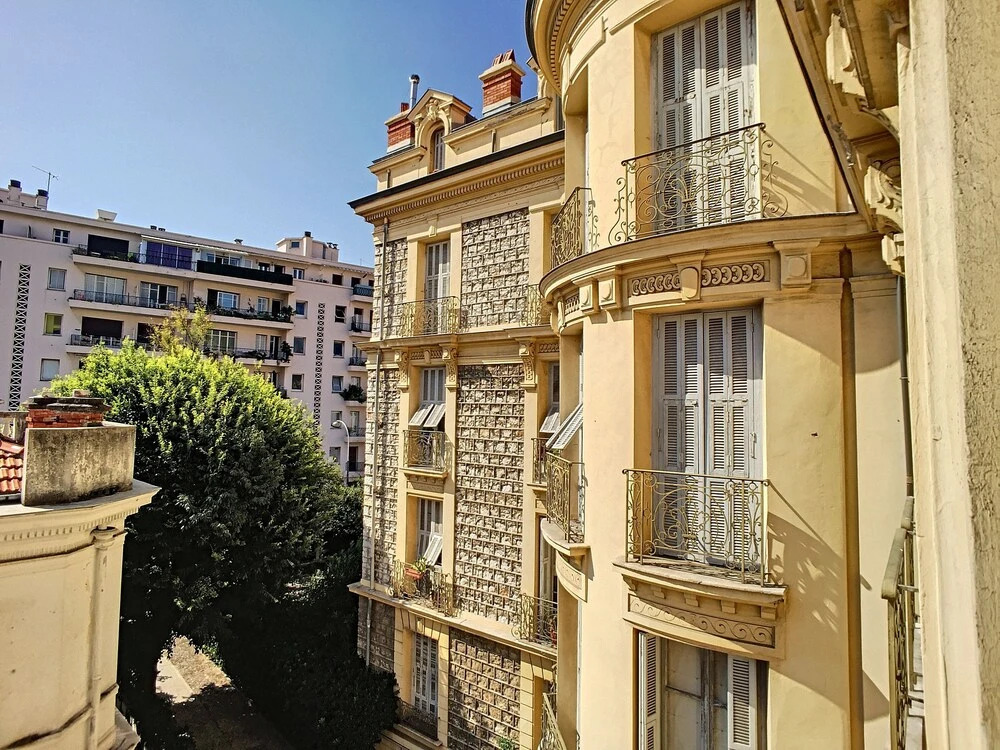 French Riviera Prestige by Nestor&Jeeves