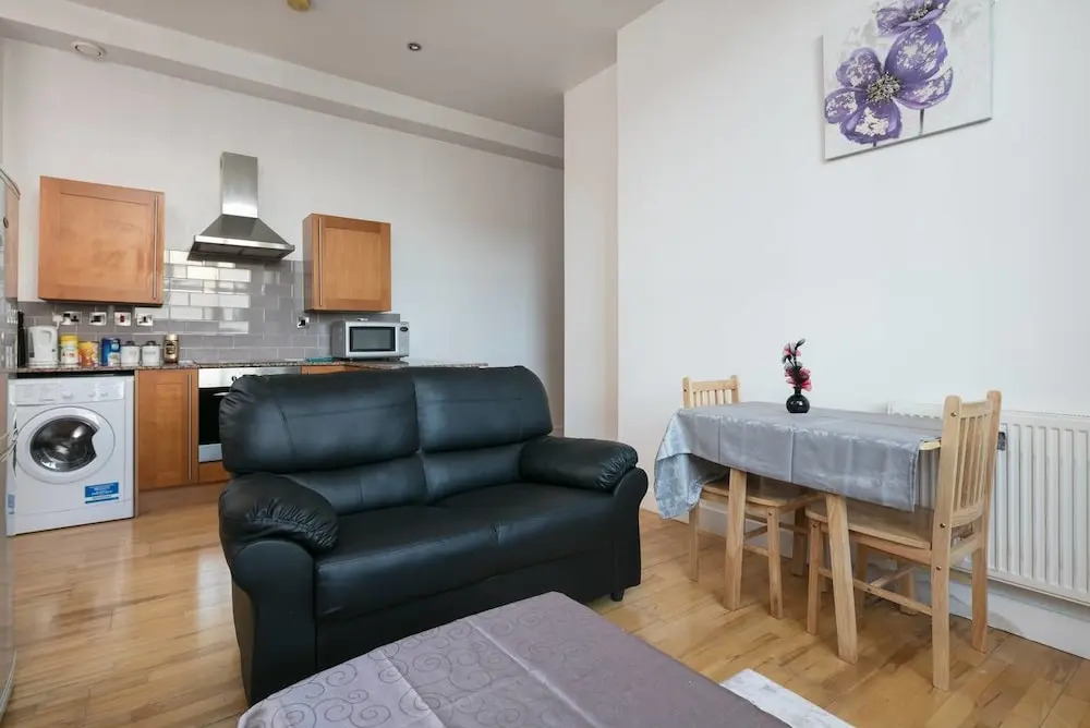 Apartment 33