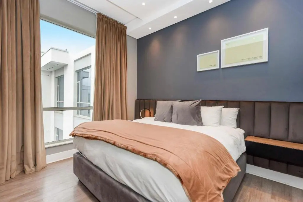Chic 2 Bedroom Penthouse In The Heart Of Rosebank