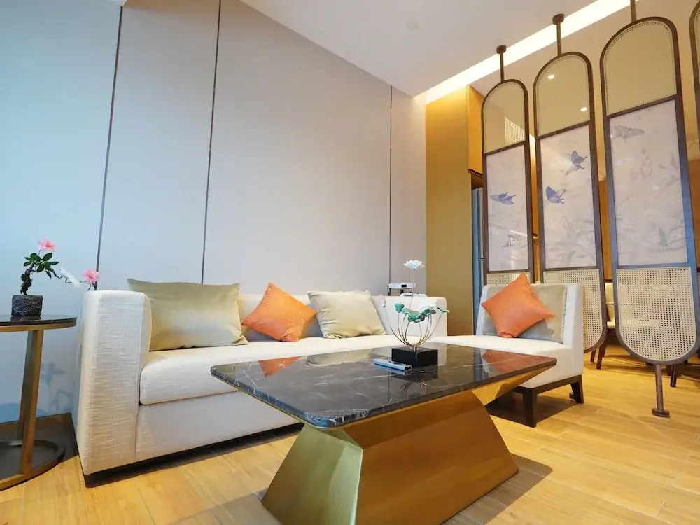 Interact China Fine Condo - Novotown