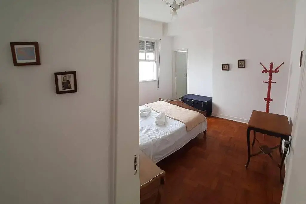 Apartamento amplo e charmoso, frente ao mar.