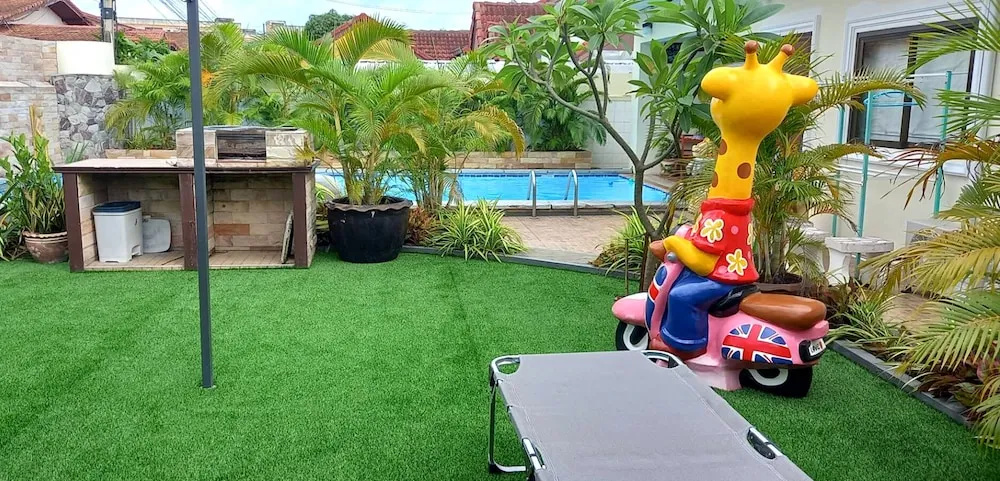 Viewbor Villa - Pattaya Holiday House Walking Street