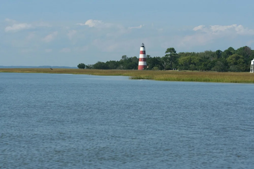 Darien Waterfront Inn