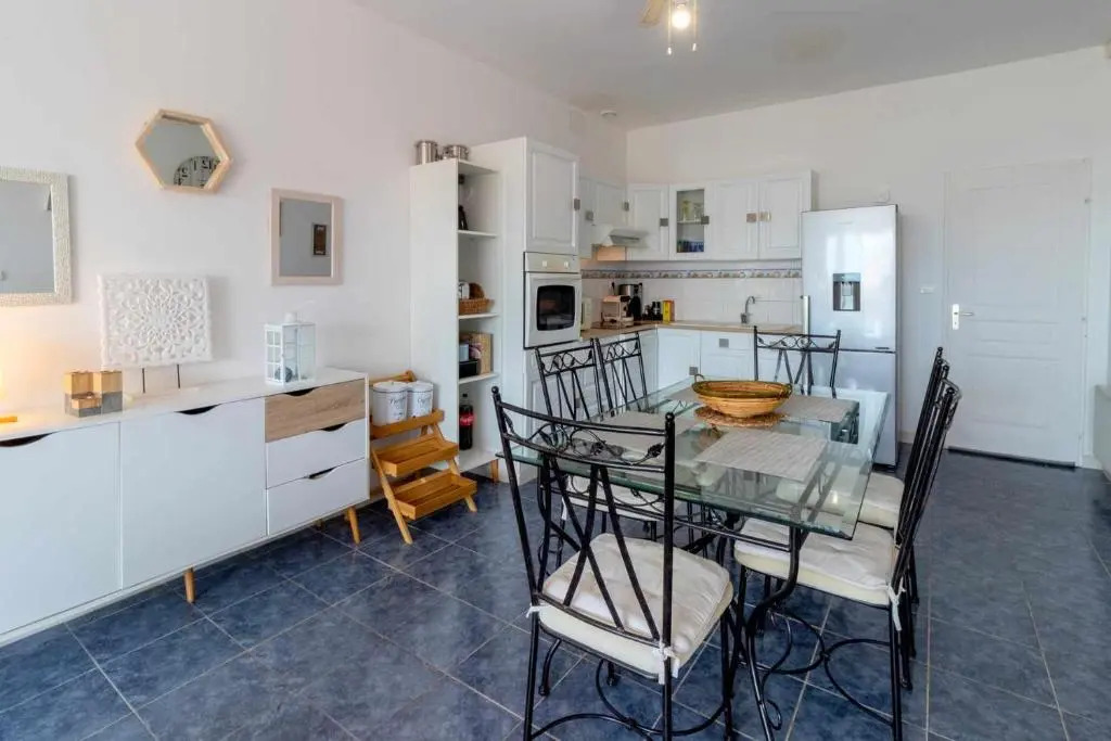 FENER DE BAIX 781 bonito apartamento en primera línea de mar