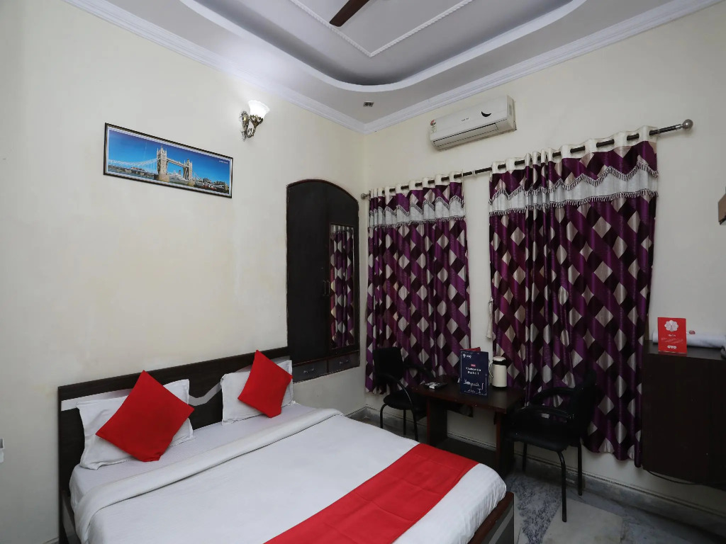 OYO 2360 Hotel Raviz Inn