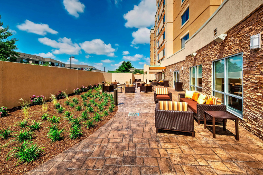 Courtyard Westbury Long Island