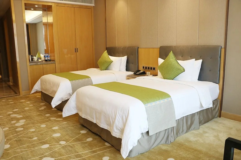 Lianjiang Century Hongteng Hotel
