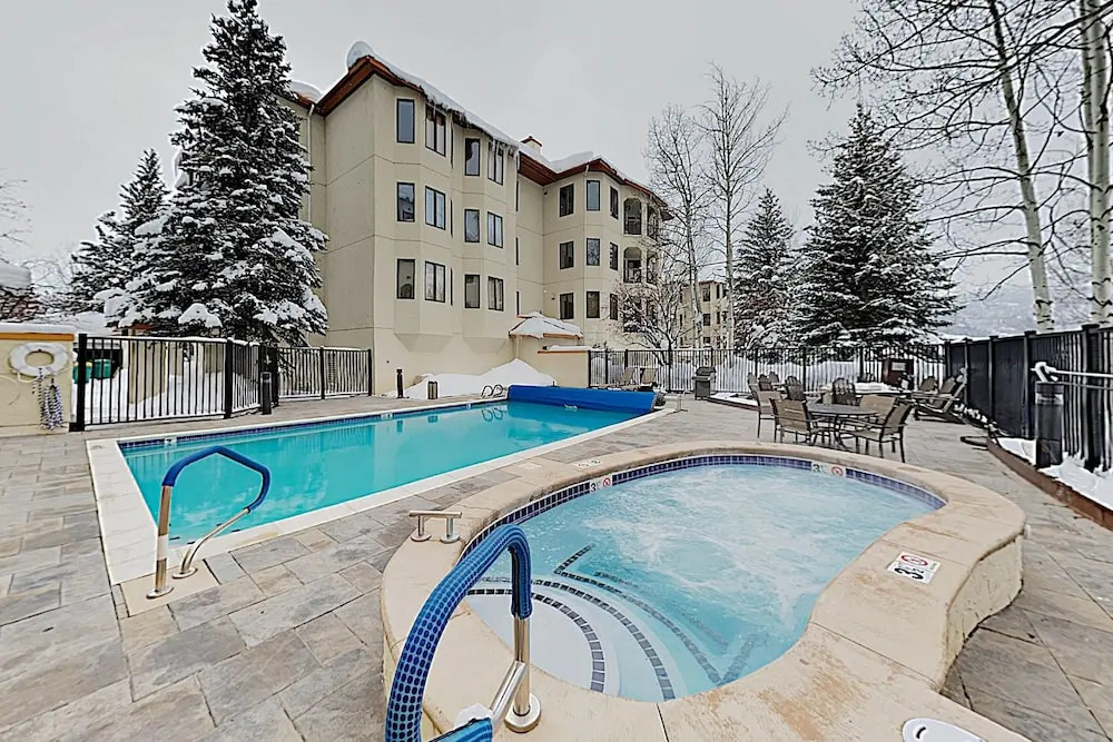 New Listing! Ski W/ Pool & Spa, Near Lifts 3 Bedroom Condo