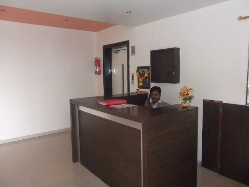 Hotel Trimurti Pride