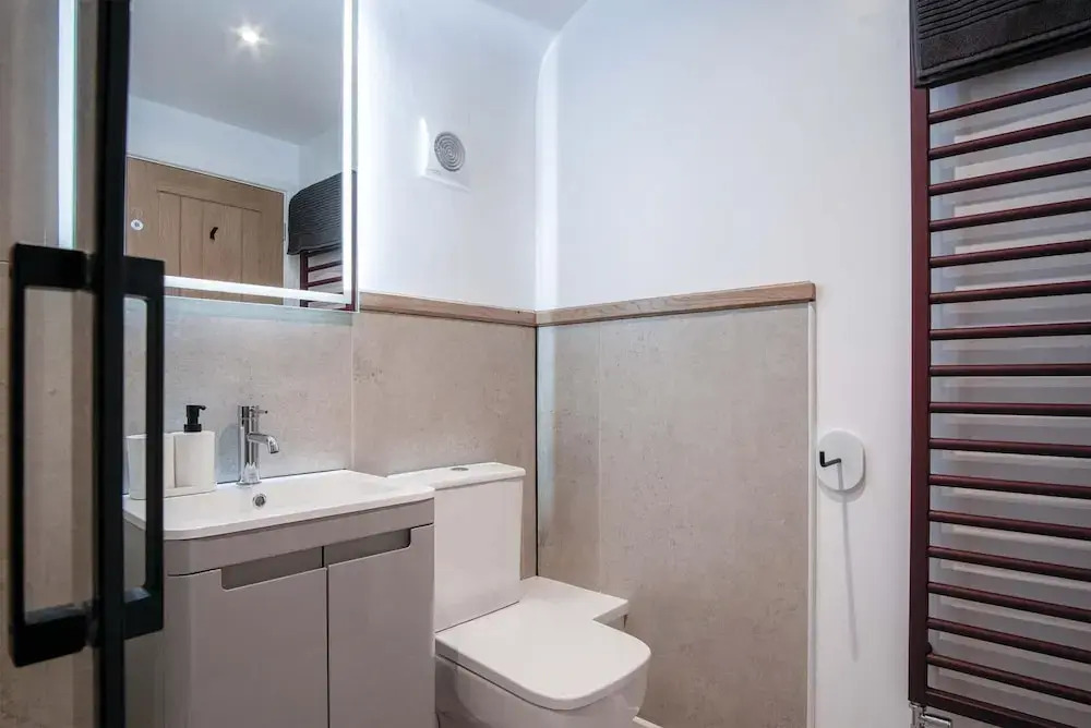 Flat 2 - 1 Bedroom Apartment - Tenby