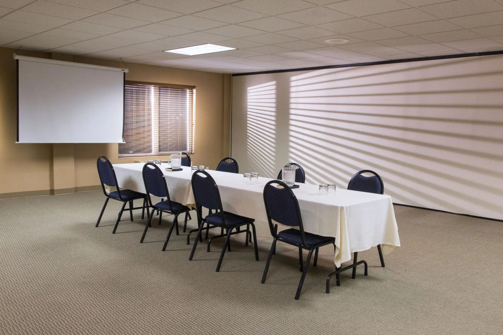 Phoenix Inn Suites Albany