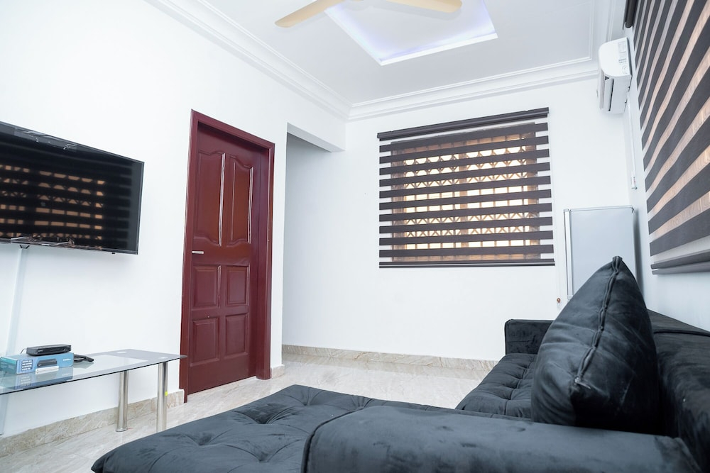 Cute & Comfy Condo  Close to Highway