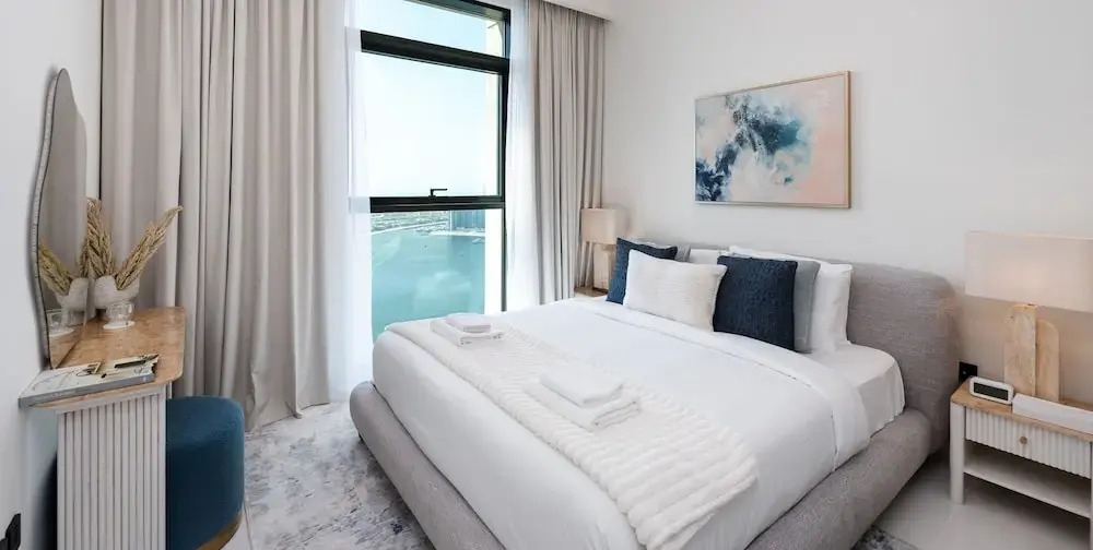 Serene 1BR w Private Palm View Balcony
