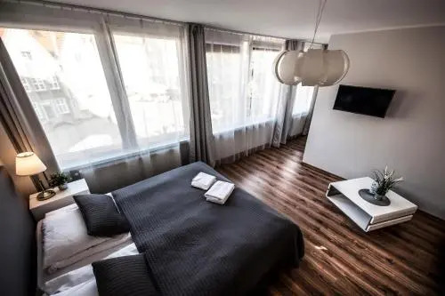 Lunette Apartments