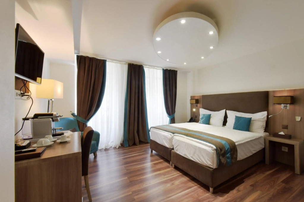 Hotel Rousseau