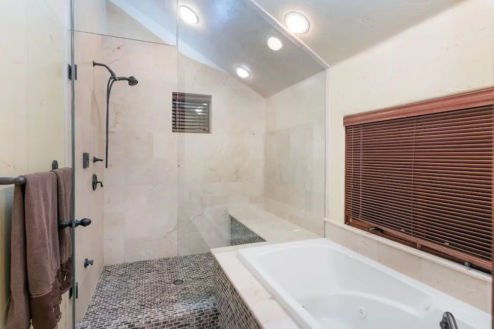 Stonegate Chalet - 4 Br Home