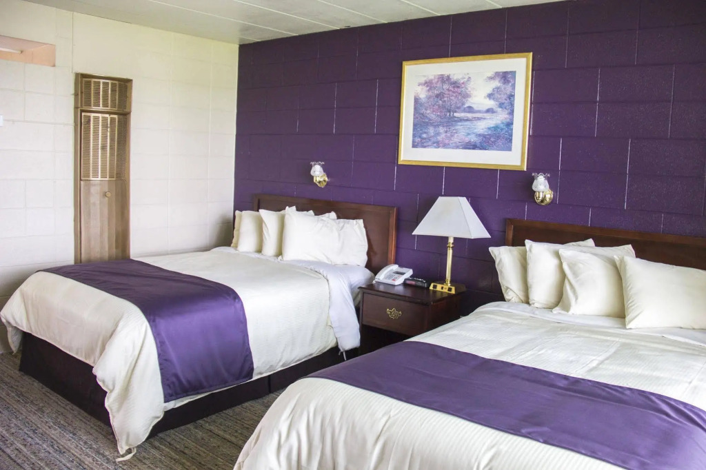 Riverview Motel