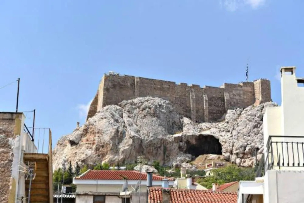 Antisthenes Apartments