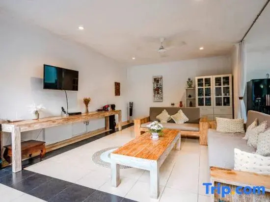 Villa Alleira - 5 Bedroom Villa in Centre Location of Seminyak