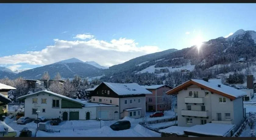 Alpine Appart - Premium Family Apartments and Natural Swimming Pond