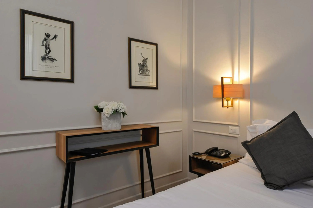 Hotel Lungarno Vespucci 50