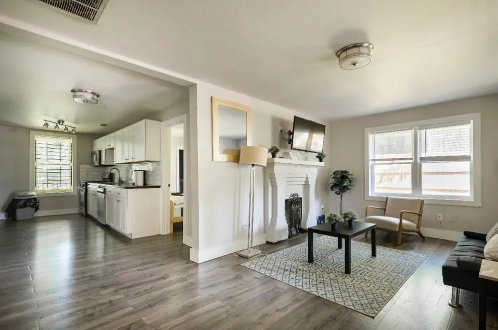 Charming Fully-renovated Bungalow