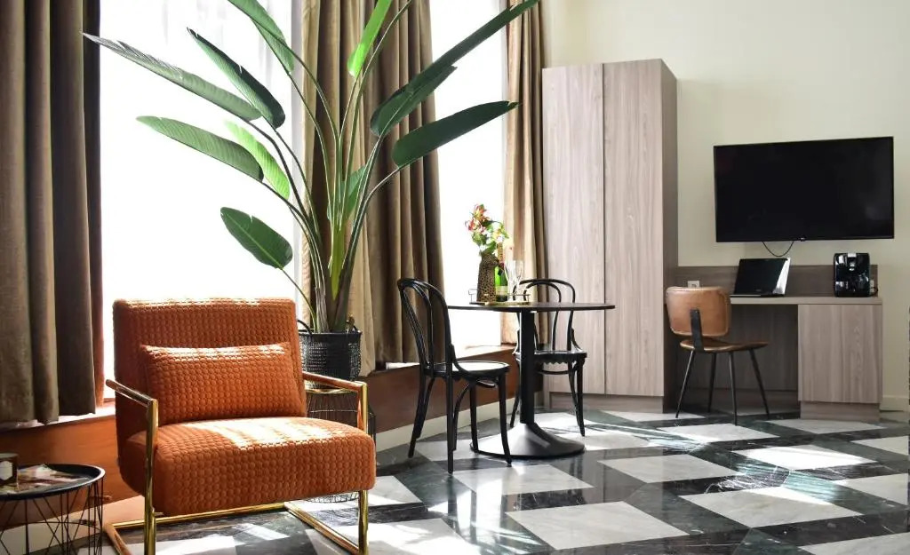 Brasss Hotel Suites