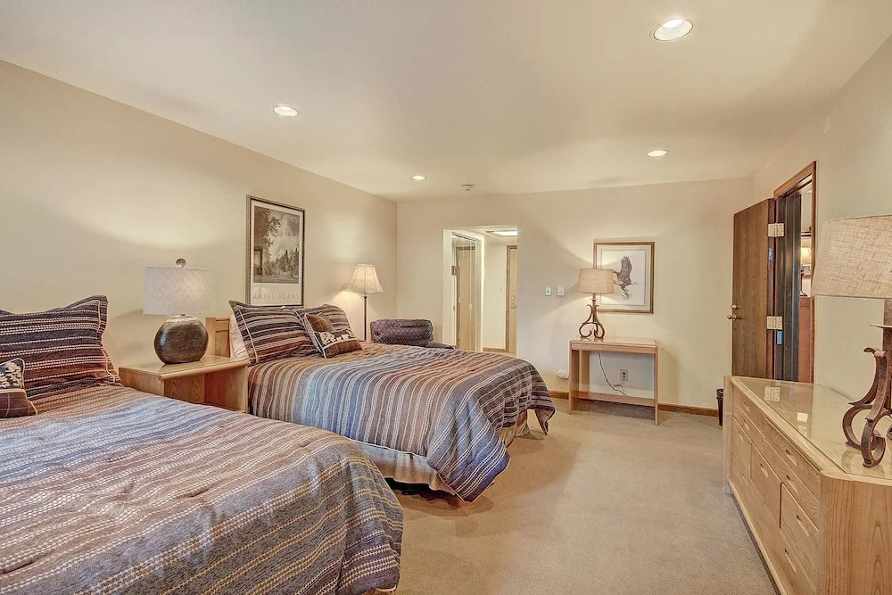 CM336 and CM337 Copper Mtn Inn by RedAwning