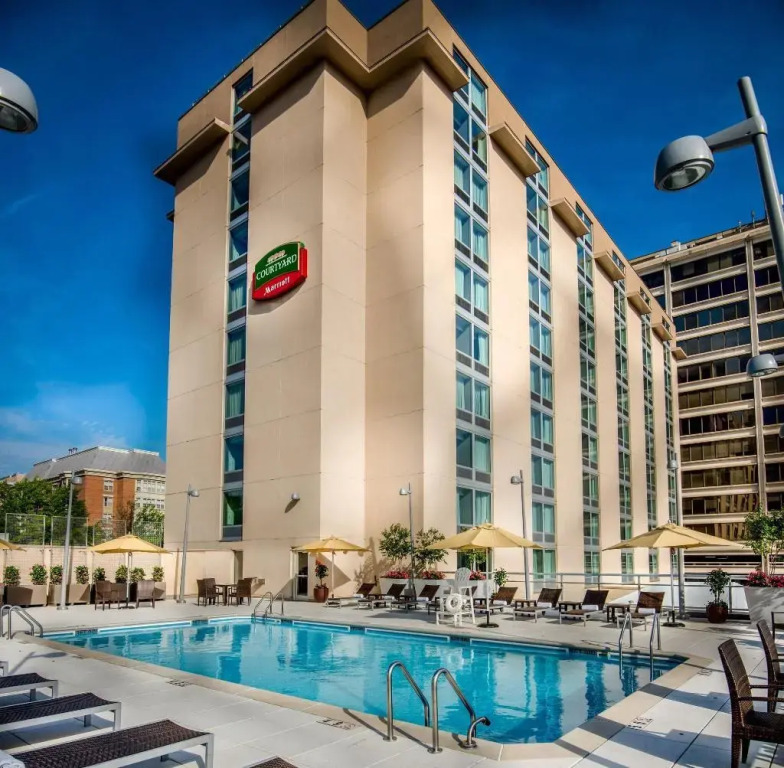 Courtyard by Marriott Bethesda Chevy Chase