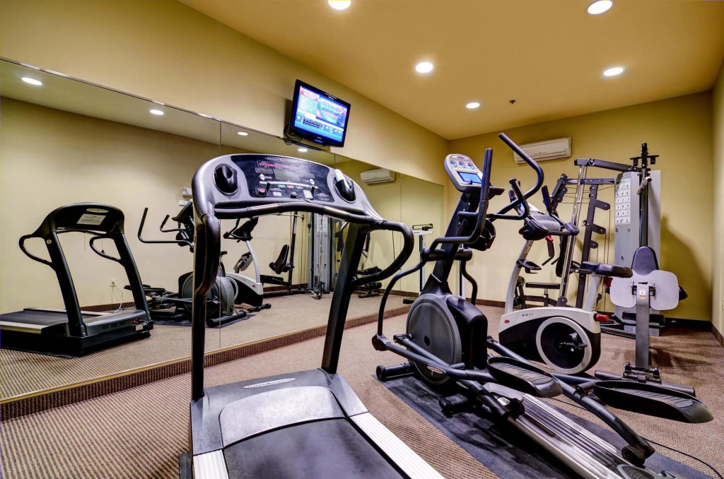 Best Western Plus Butterfield Inn