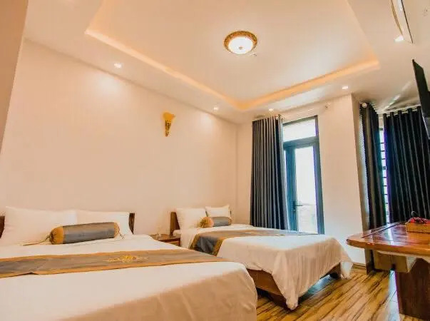 Khách sạn Hoàng My