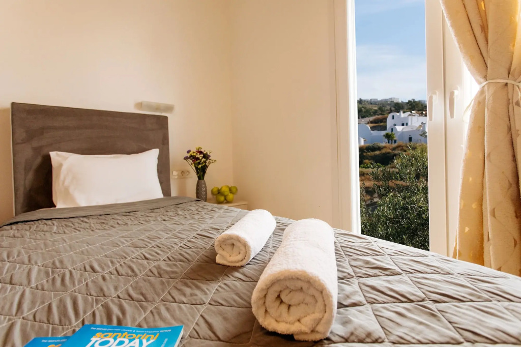 Nikos Hotel