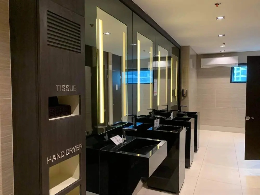 AIR Residences Makati Holiday Home