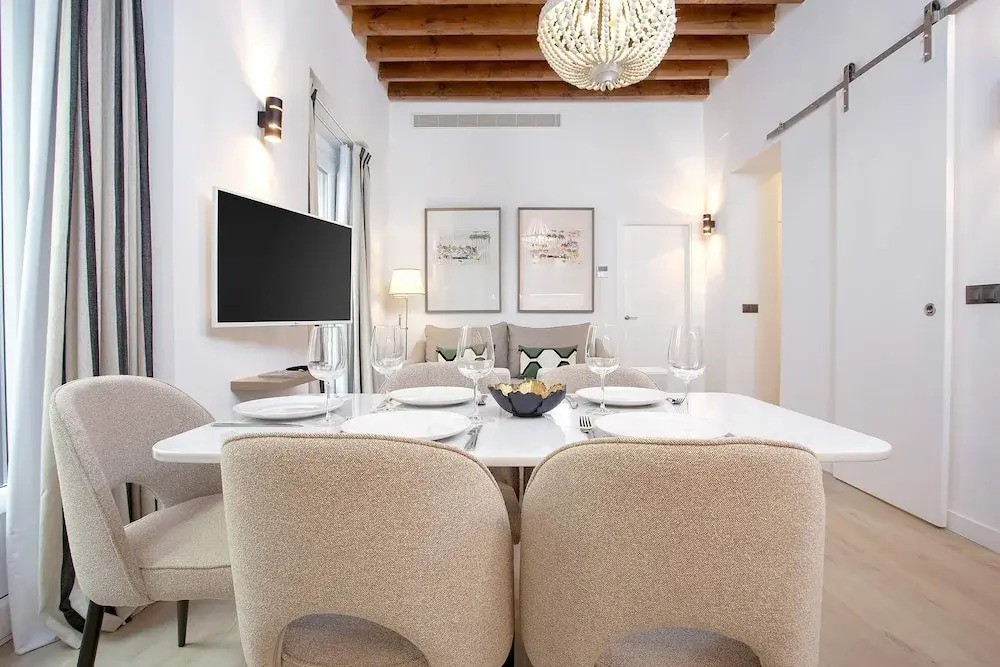 Bright Apartment in Sevilla Teodosio II