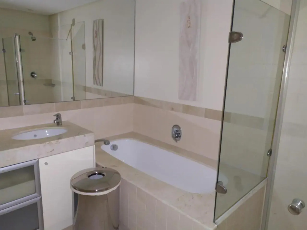 Unique 3 Bedroom in V A Waterfront