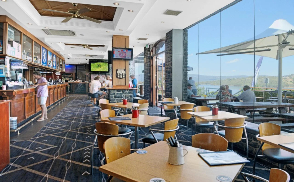 Banjo Paterson Inn