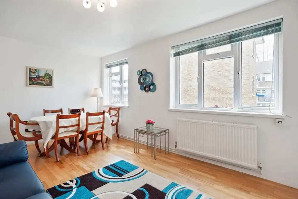 Spacious 3 Bed Flat W/communal Garden in Euston