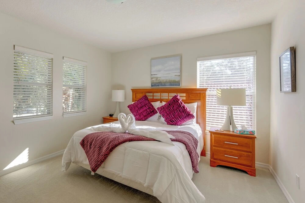 Poolside Living: Family Retreat 12 Mi to Disney