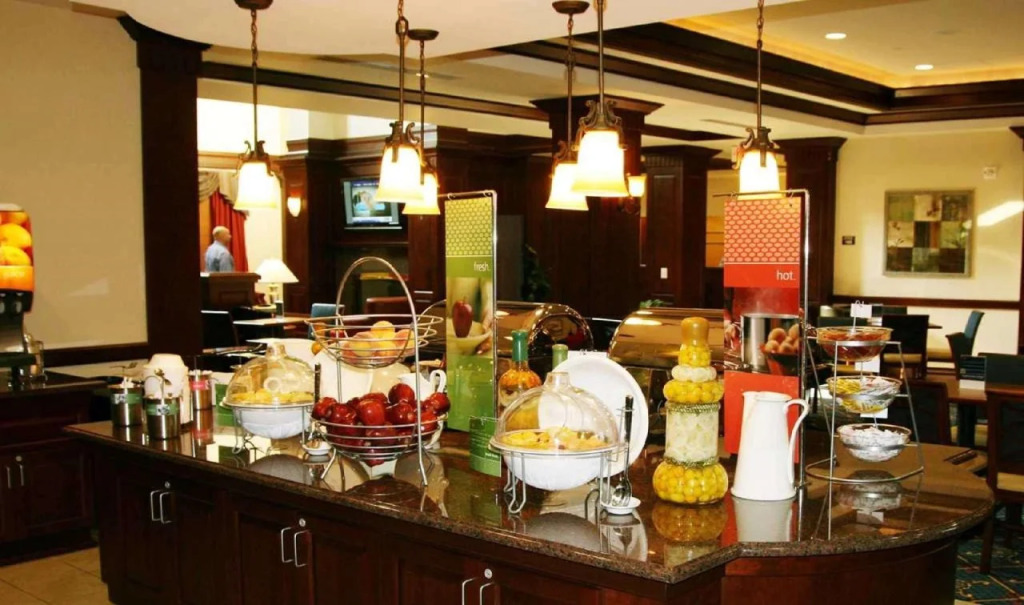 Hampton Inn & Suites Washington-Dulles International Airport