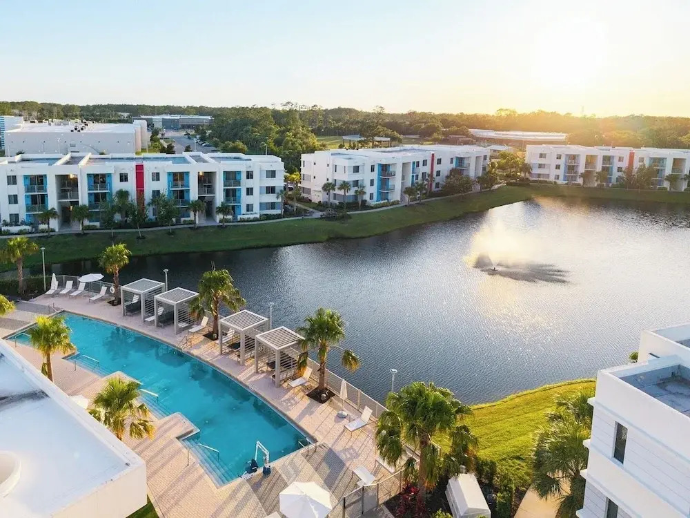 Daytona 3BR Getaway Pool, Gym, Pet Friendly