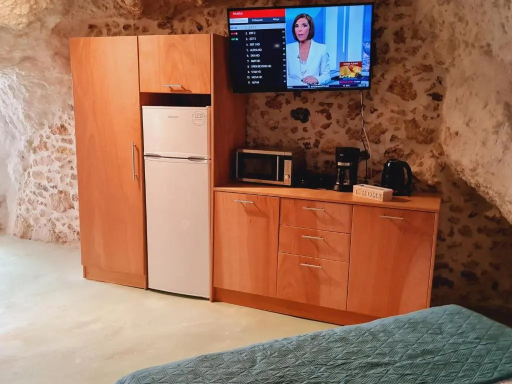 Anassa suites Cave 11