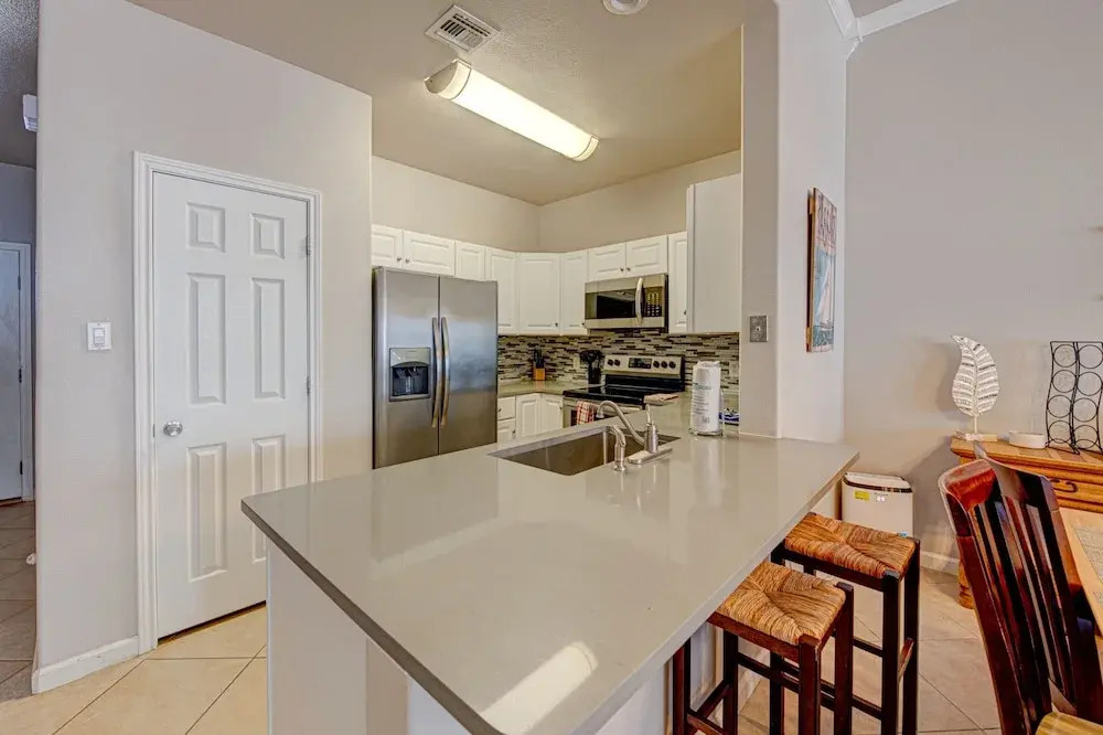 The Lah De Dah Sh302 2 Bedroom Condo by Redawning