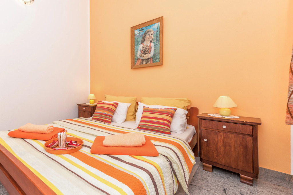 Orange Apartment Sea View