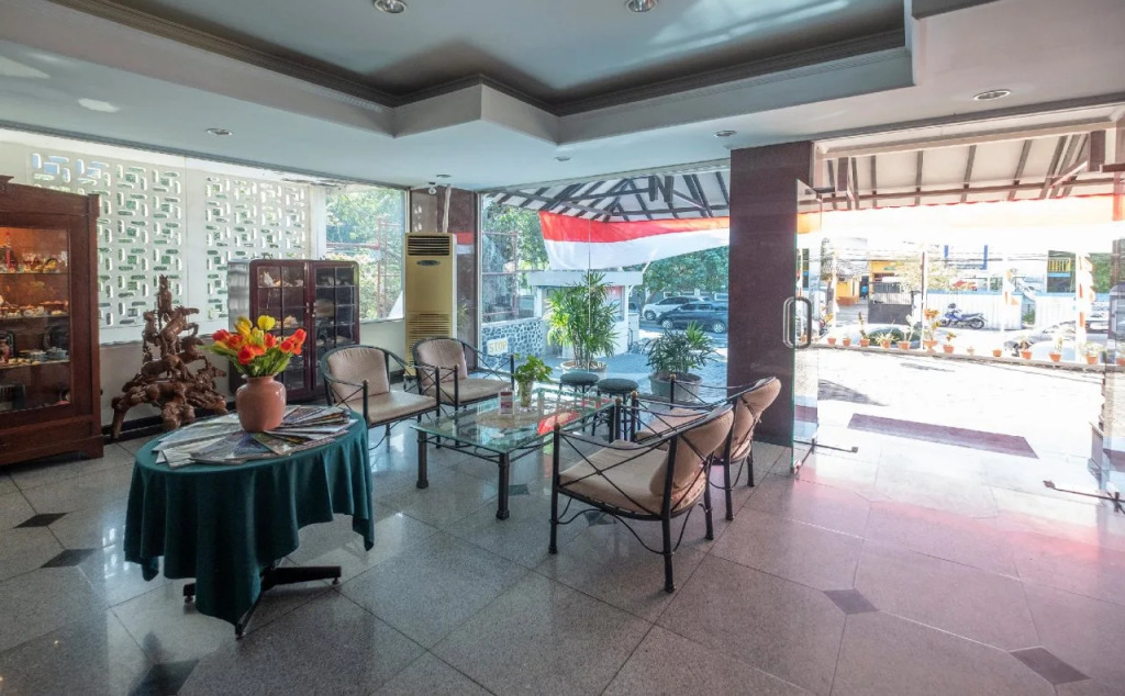 Losari Metro Hotel