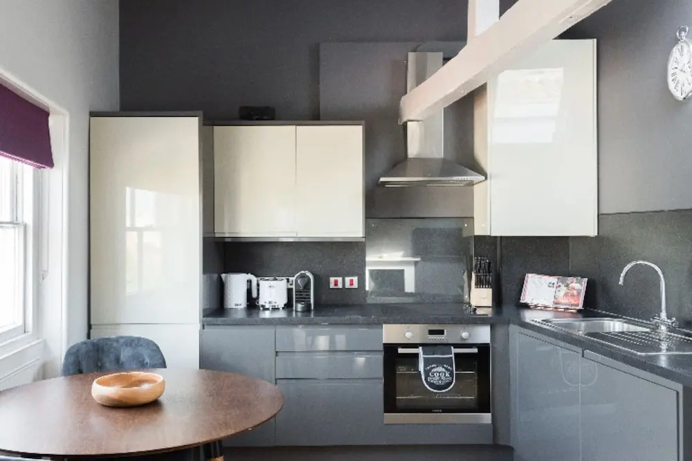 The Riverside Escape - 3bdr in 3 Central Apartments